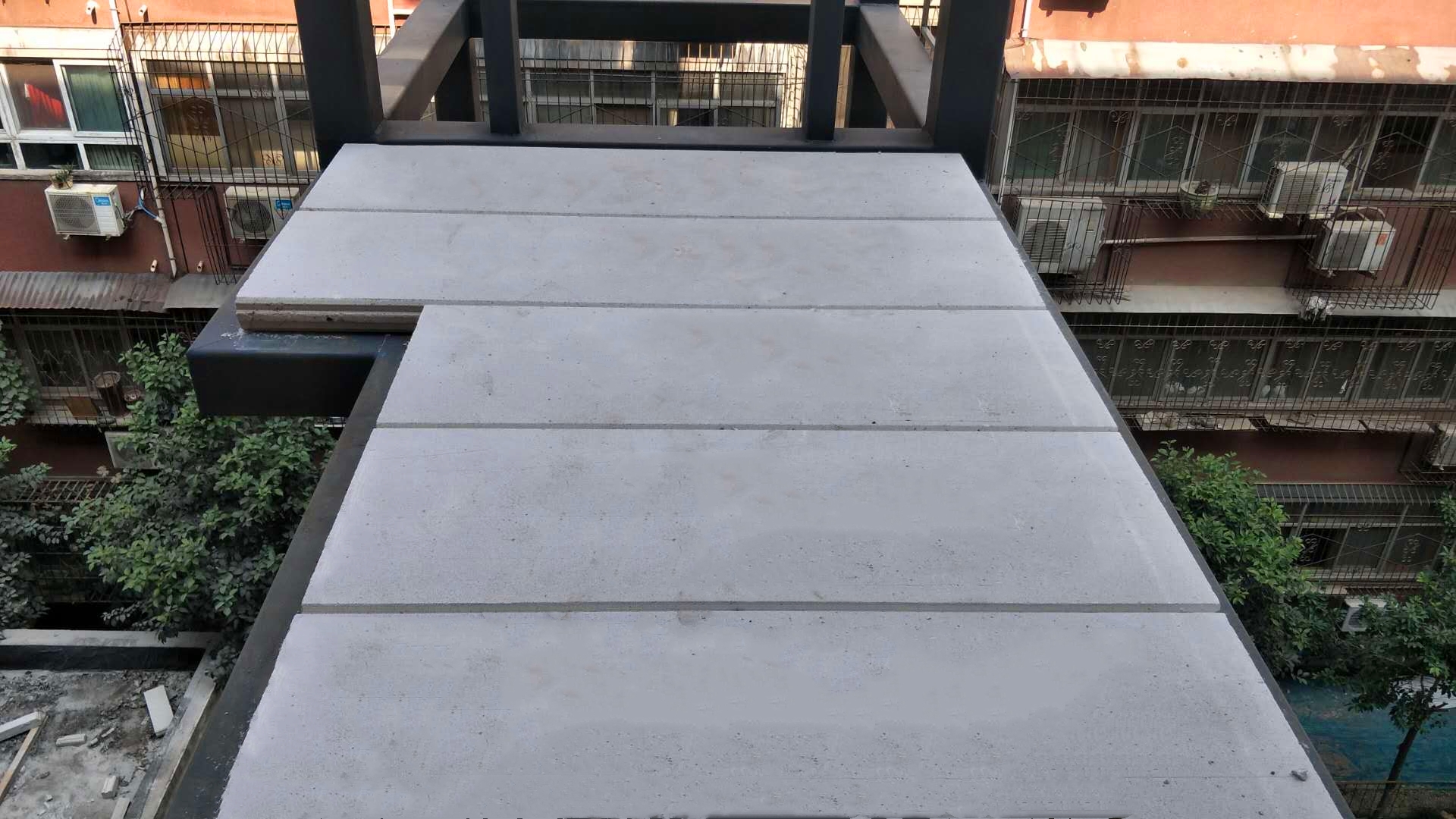 輕質(zhì)蒸壓加氣混凝土<a href='http://zhuonghuomaoyu.com.cn/cp/e/' target='_blank'><u>樓板</u></a>安裝效果